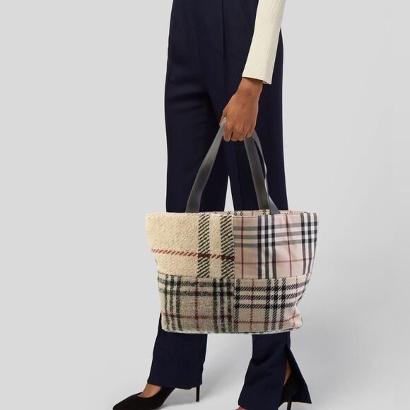Burberry *RARE* *CABIN COUTURE* Wool Novacheck Plaid Tote Bag - Picture 3 of 15